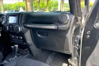 Jeep Wrangler Unlimited 2016 4x4 Sport S 4dr SUV