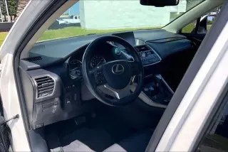 Lexus NX 200t 2017 4dr Crossover