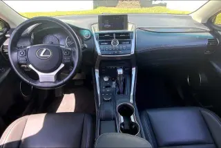 Lexus NX 200t 2017 4dr Crossover