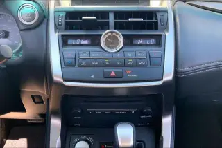 Lexus NX 200t 2017 4dr Crossover