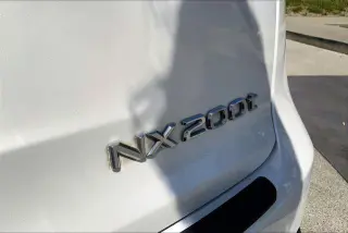 Lexus NX 200t 2017 4dr Crossover