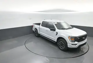 Ford F-150 2022 4x4 XL 4dr SuperCrew 5.5 ft. SB