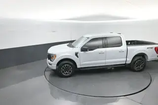 Ford F-150 2022 4x4 XL 4dr SuperCrew 5.5 ft. SB