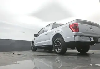 Ford F-150 2022 4x4 XL 4dr SuperCrew 5.5 ft. SB