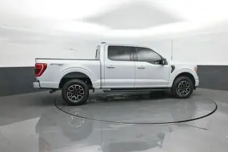 Ford F-150 2022 4x4 XL 4dr SuperCrew 5.5 ft. SB