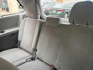 2013 Toyota Sienna LE 7-Passenger Auto Access Seat