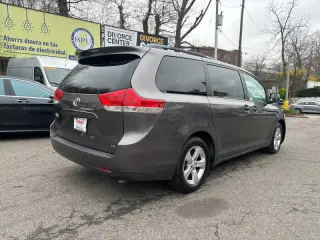 2013 Toyota Sienna LE 7-Passenger Auto Access Seat