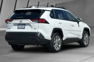 Toyota RAV4 2019 AWD XLE Premium 4dr SUV