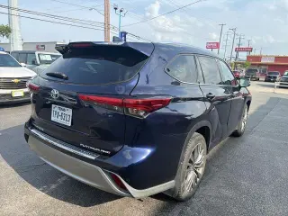 Toyota Highlander 2021 AWD Platinum 4dr SUV