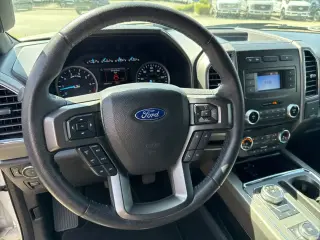 Ford Expedition 2018 4x4 XLT 4dr SUV