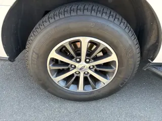 Ford Expedition 2018 4x4 XLT 4dr SUV