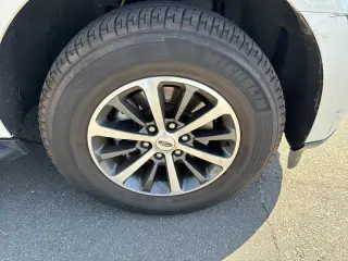 Ford Expedition 2018 4x4 XLT 4dr SUV
