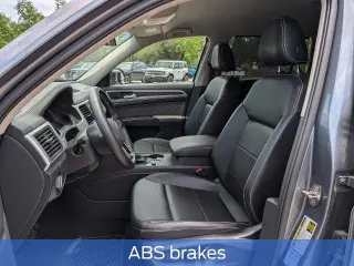 Volkswagen Atlas 2021 V6 SE 4dr SUV w/Technology (midyear release)
