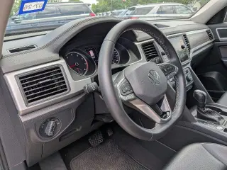 Volkswagen Atlas 2021 V6 SE 4dr SUV w/Technology (midyear release)