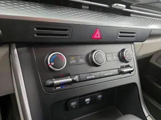 Kia Carnival 2024 LX 4dr Mini-Van