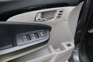 Honda Pilot 2020 AWD Touring 4dr SUV w/Rear Captain's Chairs