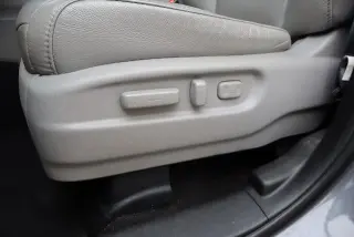 Honda Pilot 2020 AWD Touring 4dr SUV w/Rear Captain's Chairs