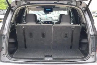 Honda Pilot 2020 AWD Touring 4dr SUV w/Rear Captain's Chairs