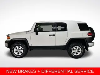 2014 Toyota FJ Cruiser 4WD 4dr Auto (Natl)