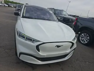 Ford Mustang Mach-E 2023 Premium 4dr SUV