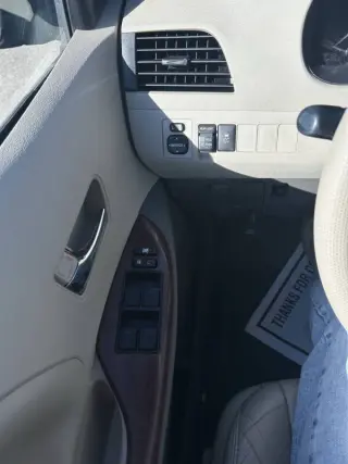 2014 Toyota Sienna XLE 7-Passenger