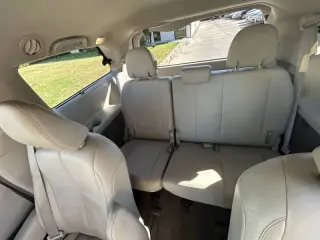 2014 Toyota Sienna XLE 7-Passenger