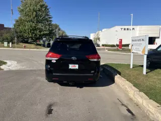 2014 Toyota Sienna XLE 7-Passenger
