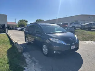 2014 Toyota Sienna XLE 7-Passenger