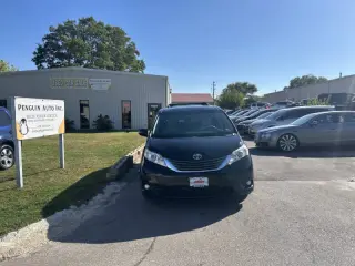 2014 Toyota Sienna XLE 7-Passenger