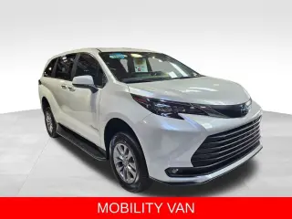 2025 Toyota Sienna XLE