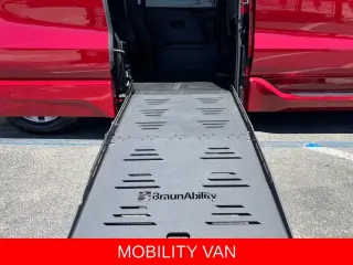 2025 Toyota Sienna XLE 8 Passenger