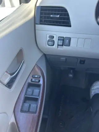 2014 Toyota Sienna XLE 7-Passenger