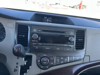 2014 Toyota Sienna XLE 7-Passenger