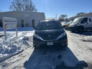 2014 Toyota Sienna XLE 7-Passenger