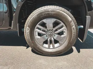 Nissan Frontier 2025 4x2 SV 4dr Crew Cab 5 ft. SB