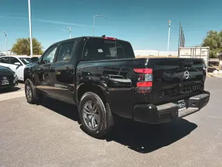 Nissan Frontier 2025 4x2 SV 4dr Crew Cab 5 ft. SB