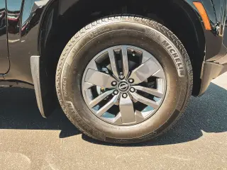 Nissan Frontier 2025 4x2 SV 4dr Crew Cab 5 ft. SB