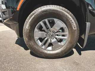 Nissan Frontier 2025 4x2 SV 4dr Crew Cab 5 ft. SB