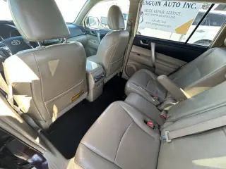 2012 Toyota Highlander SE