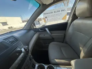 2012 Toyota Highlander SE