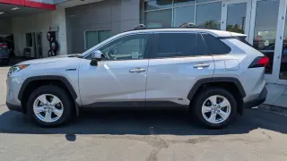 2021 Toyota RAV4 Hybrid XLE