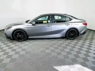 Toyota Camry 2026 SE 4dr Sedan