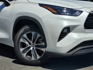 Gold Certified2023 Toyota Highlander XLE