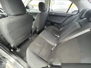2016 Mitsubishi Lancer ES