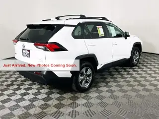 Toyota RAV4 Hybrid 2022 AWD XLE 4dr SUV