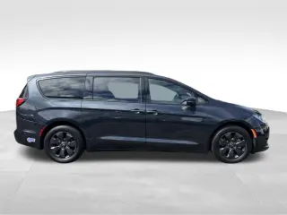 2019 Chrysler Pacifica Hybrid Limited