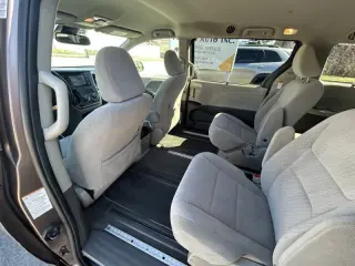 2020 Toyota Sienna LE 7-Passenger