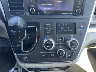2020 Toyota Sienna LE 7-Passenger