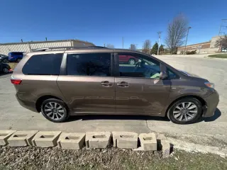 2020 Toyota Sienna LE 7-Passenger