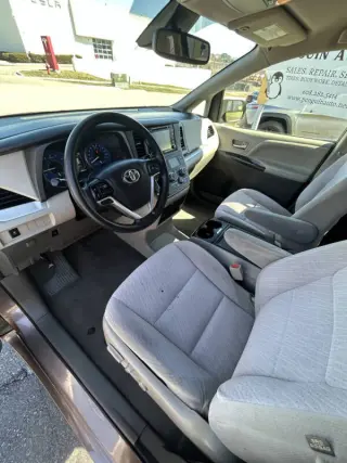 2020 Toyota Sienna LE 7-Passenger